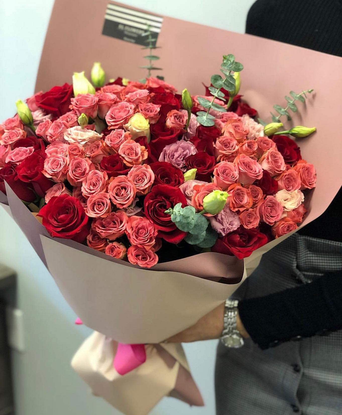 Blushing roses – DOZARI STUDIO – Same Day Flower Delivery in Philadelphia